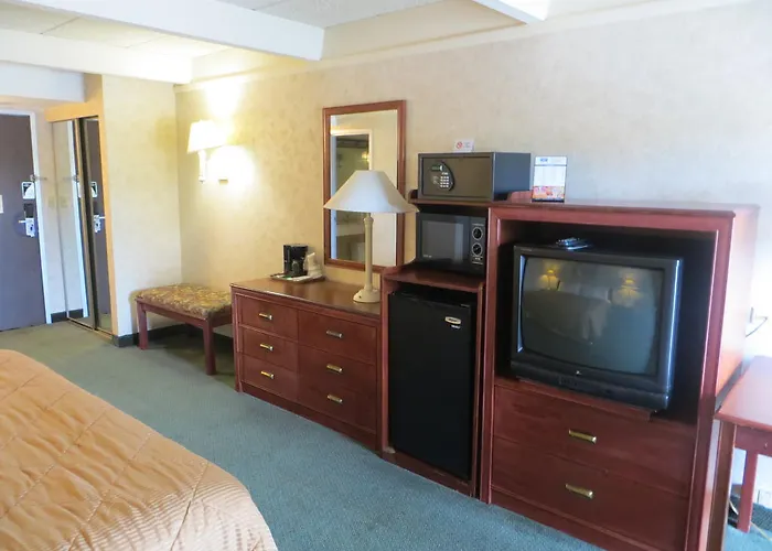Rodeway Skokie Hotel