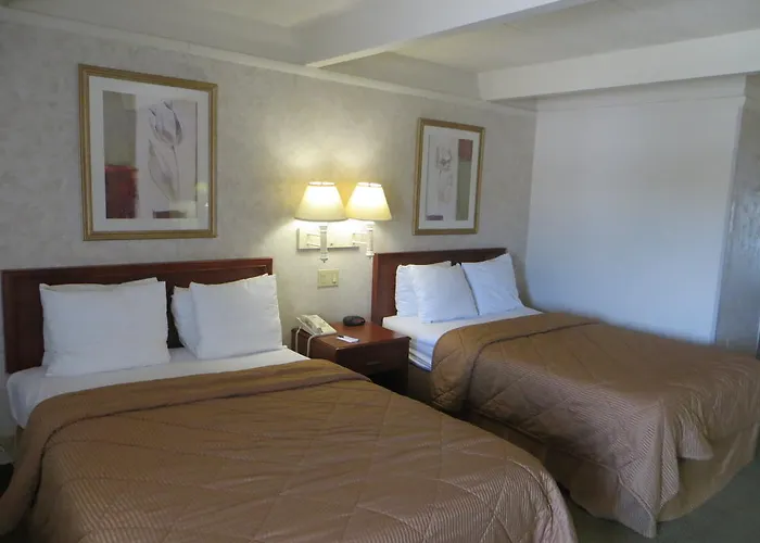 Rodeway Skokie Hotel 2*